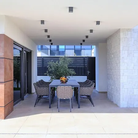 Βίλα Golden Sun With Heated Pool Zaton (Zadar)