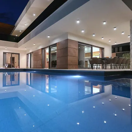 Golden Sun With Heated Pool