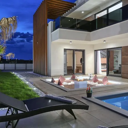 Golden Sun With Heated Pool