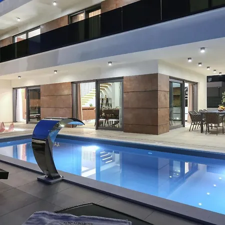 Βίλα Golden Sun With Heated Pool Zaton (Zadar)