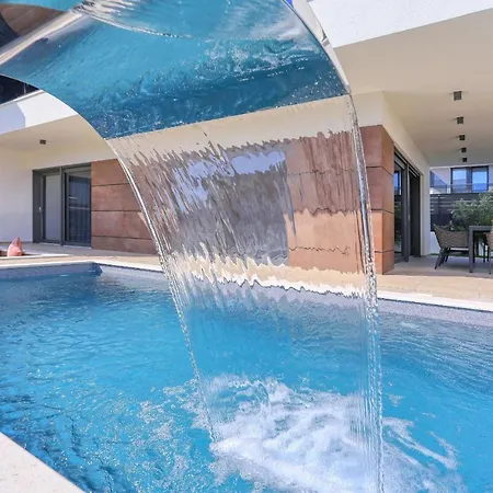 Villa Golden Sun With Heated Pool *