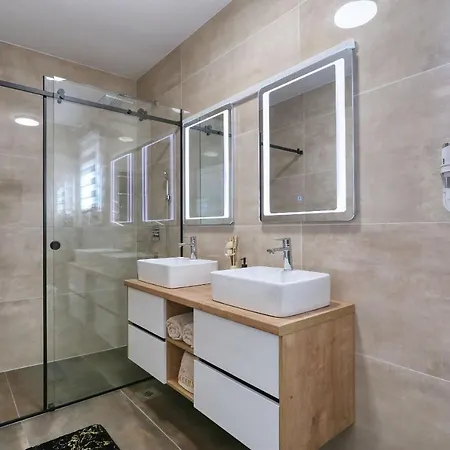 Golden Sun With Heated Pool Villa