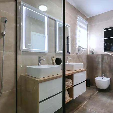 Golden Sun With Heated Pool Villa *