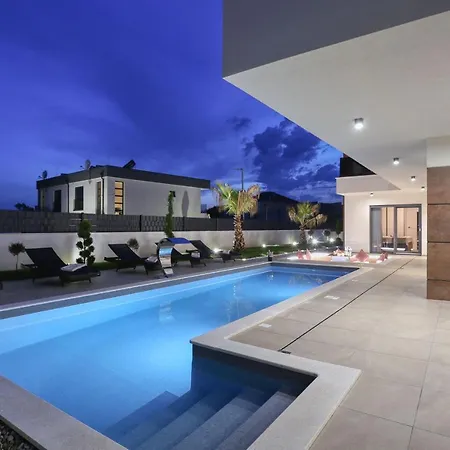Golden Sun With Heated Pool * Zaton (Zadar)