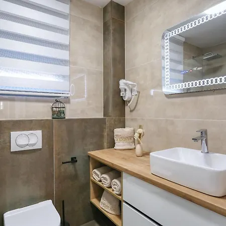 Golden Sun With Heated Pool Zaton (Zadar)